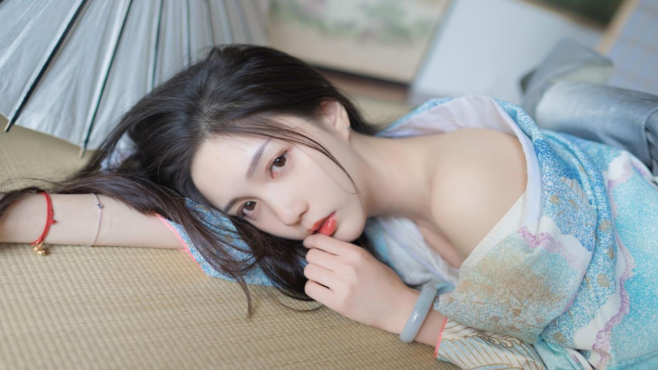 桃乃木香奈作品:  探寻隐藏在画笔背后的情感世界