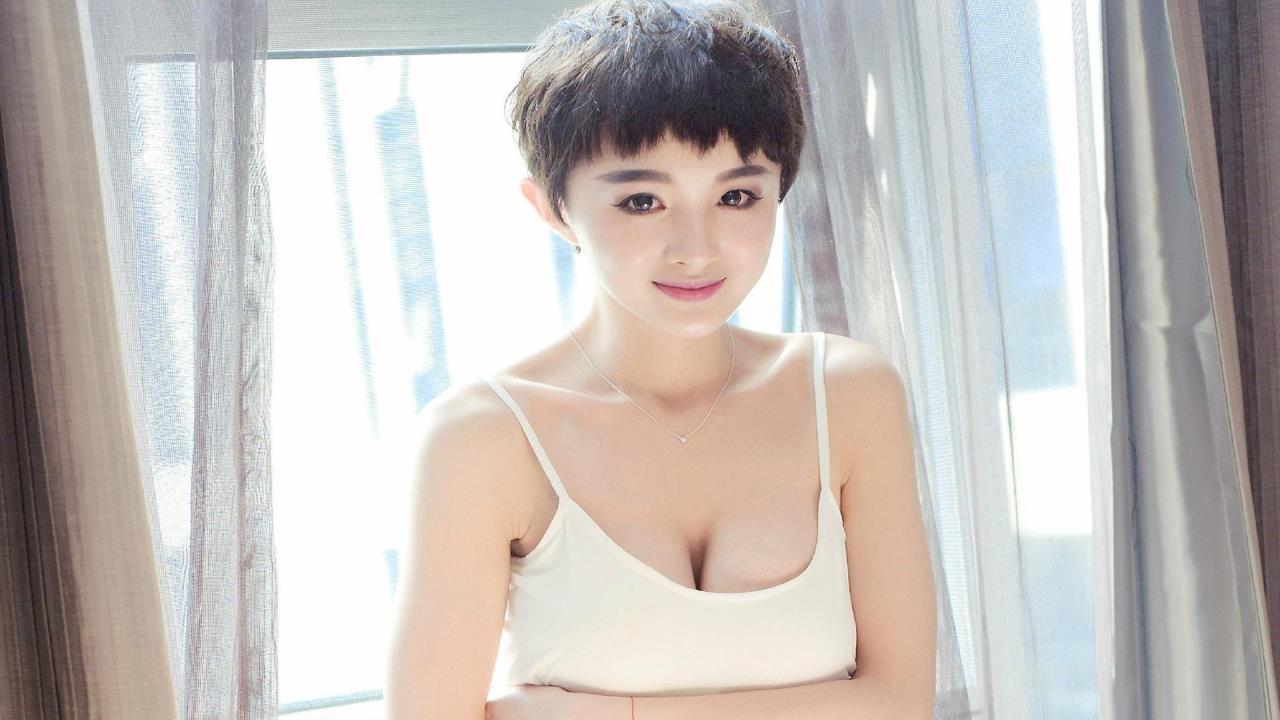 张警官卫生间原版：隐藏在瓷砖后的真相